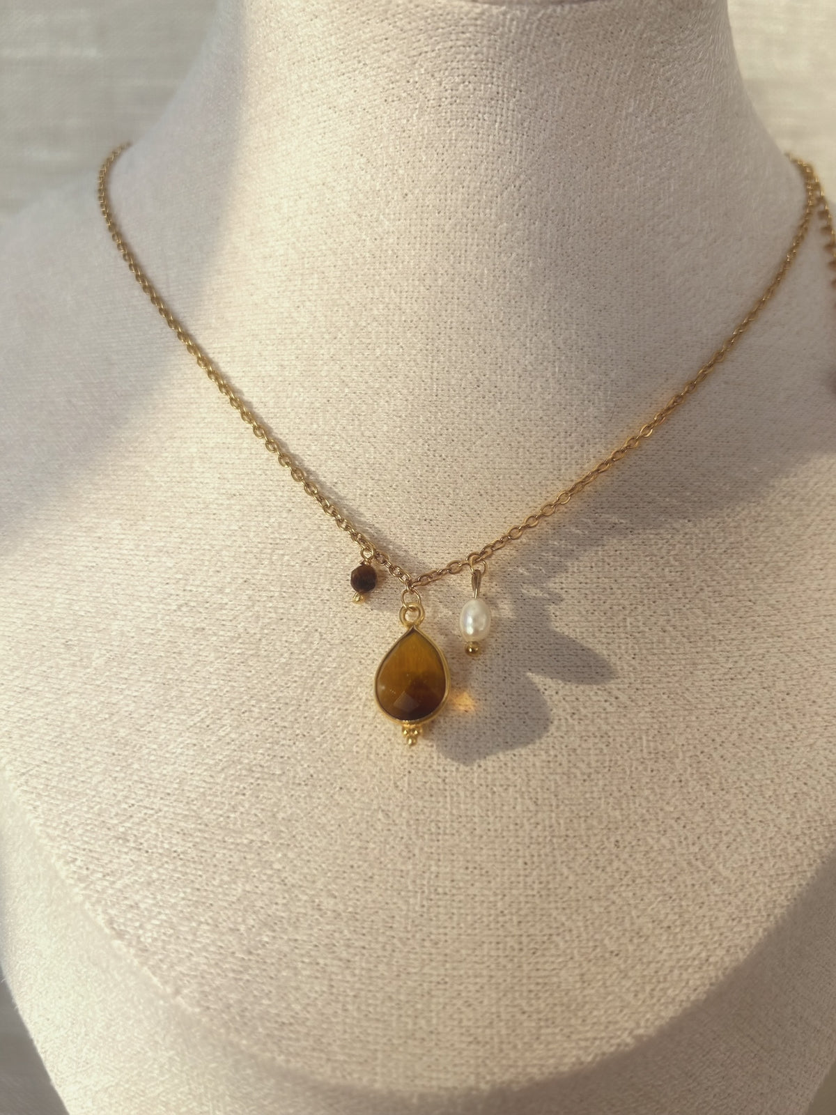 Collier Aliyah - Oeil de Tigre & Perle d'eau douce