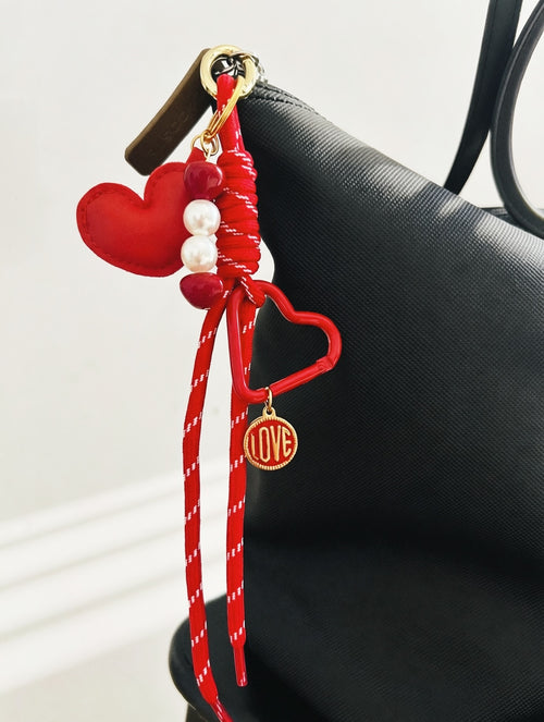 Bijou de Sac LOVE Rouge - Breloque Cœur Perles & Mousqueton - Bijoux Bymadéa