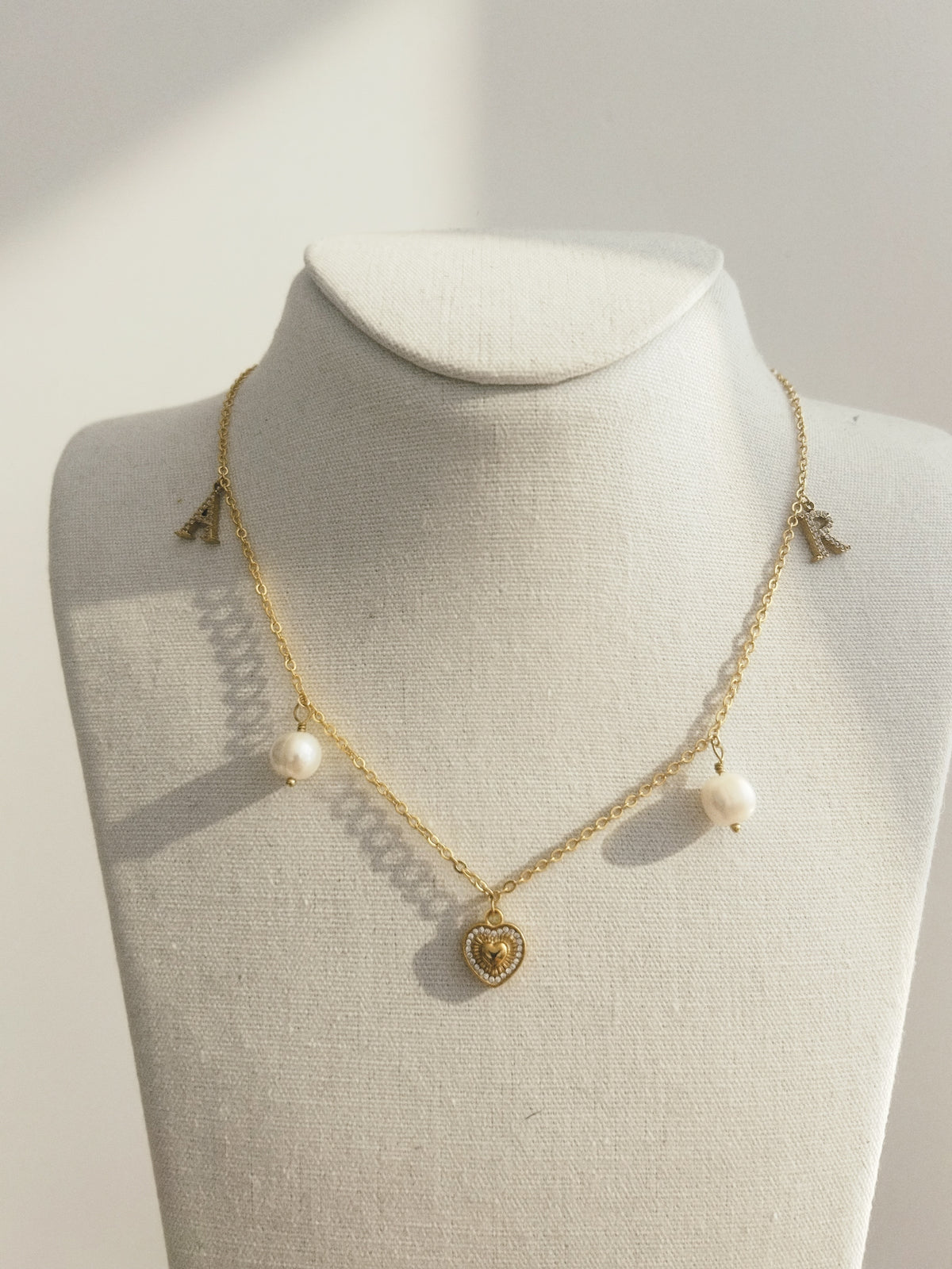 : Collier Personnalisé Cœur, Perles & Initiales